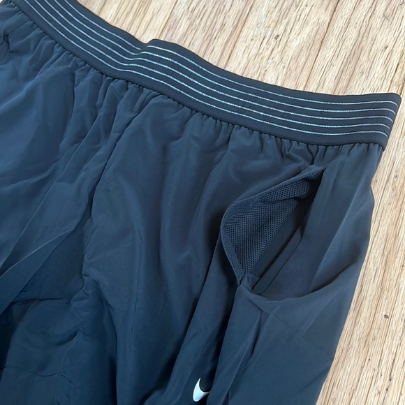 Nike Women's Core Flex Short 4” - Picture 8 of 10